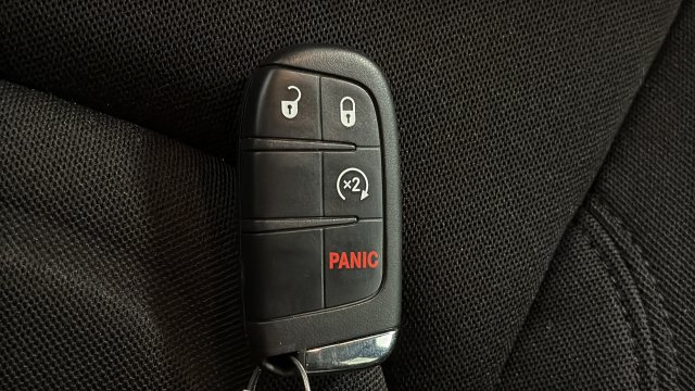 Used 2022 Jeep Renegade Latitude AWD/4WD image 9
