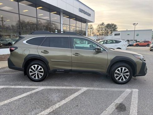 Used 2024 Subaru Outback Premium image 10