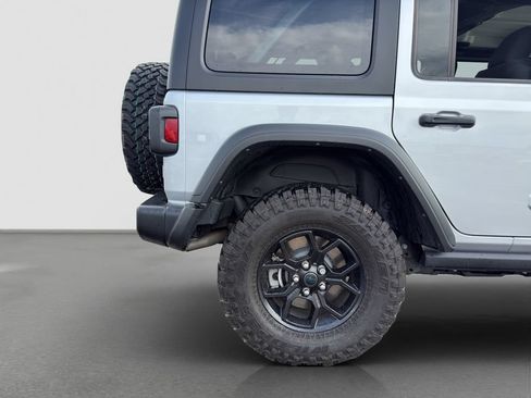 Used 2024 Jeep Wrangler Unlimited AWD/4WD image 23
