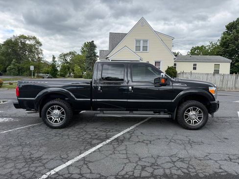Used 2015 Ford F250 Platinum w/ Platinum Package AWD/4WD image 2