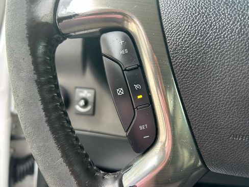 Used 2019 Chevrolet Express 2500 w/ Driver Convenience Package RWD image 17