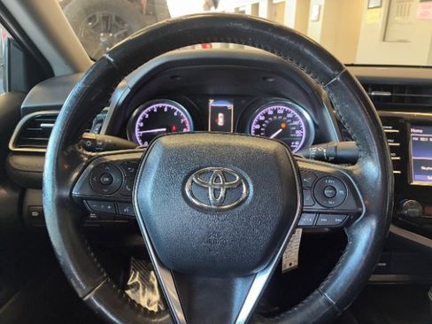 Used 2019 Toyota Camry SE image 16