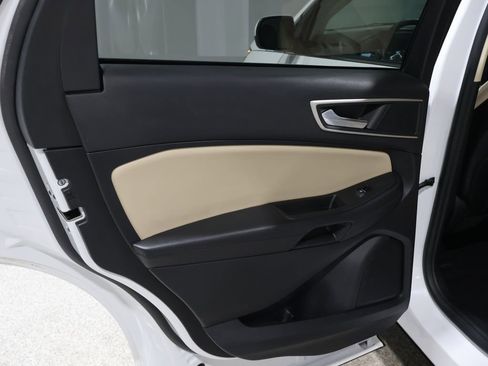 Used 2024 Ford Edge SEL image 19