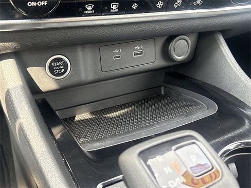 Certified 2022 Nissan Rogue SV image 38