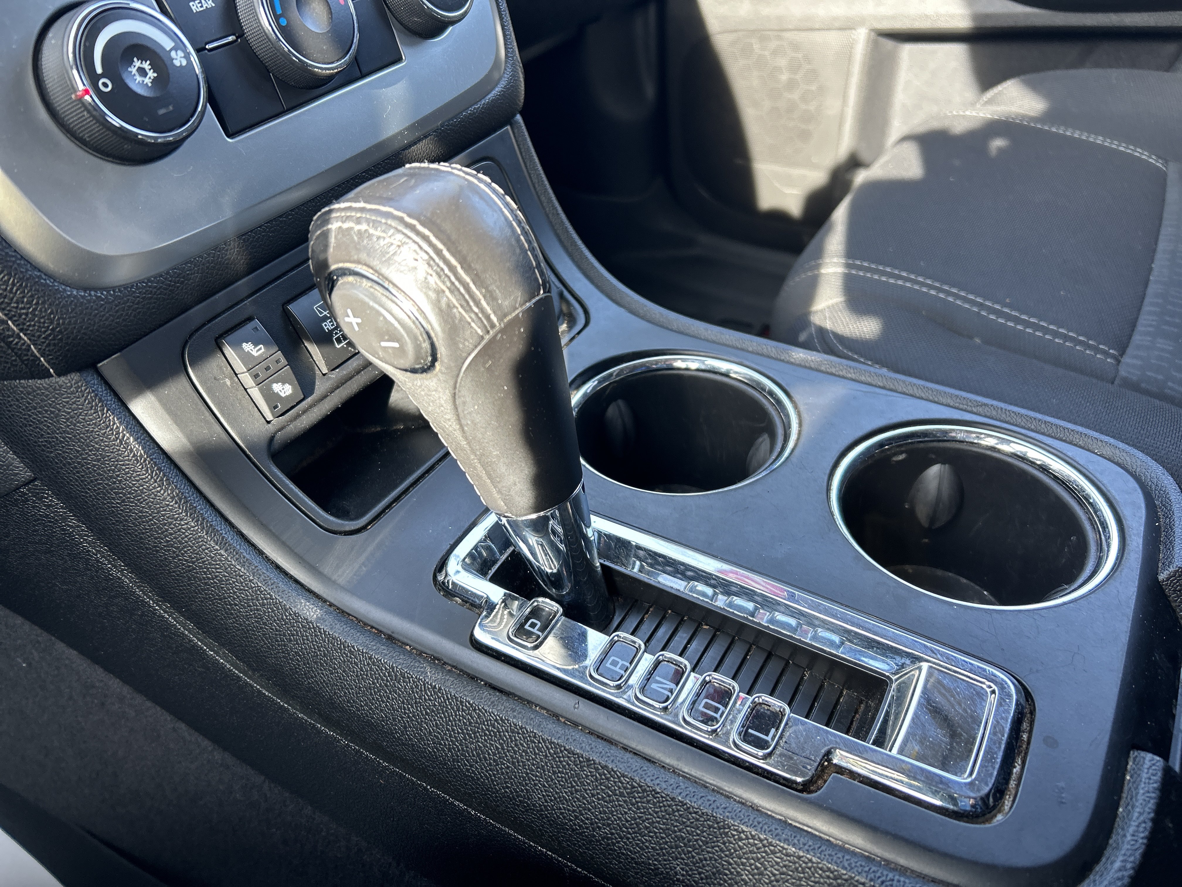 Used 2016 GMC Acadia SLE AWD/4WD image 19