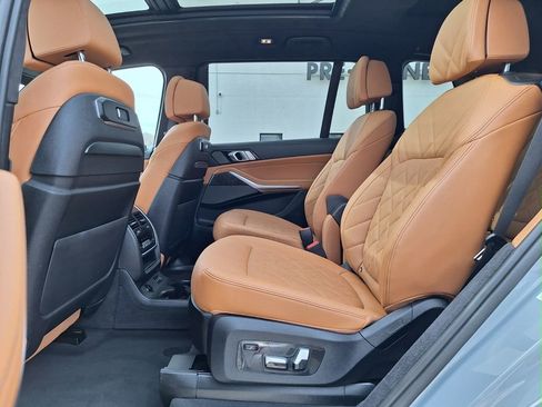 Used 2024 BMW X7 xDrive40i w/ Executive Package image 10