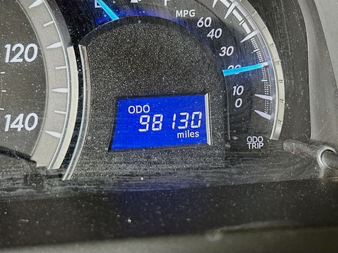 Used 2013 Toyota Camry XLE FWD image 19