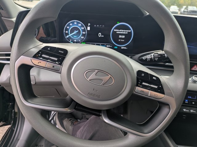 Used 2024 Hyundai Elantra Blue FWD image 21