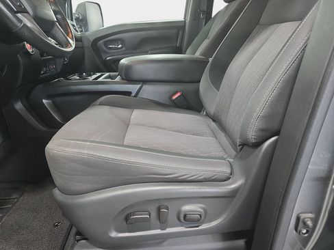 Used 2024 Nissan Titan SV w/ SV Convenience Package RWD image 19