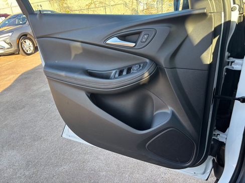 Used 2025 Buick Encore GX Preferred image 20