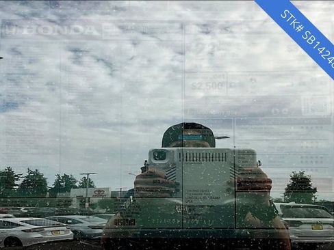 New 2025 Honda Pilot Touring image 6