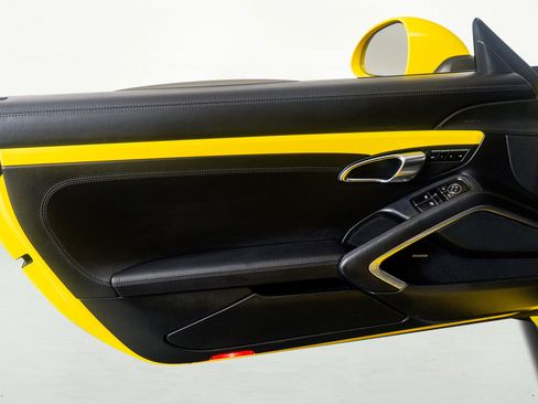 Used 2015 Porsche 911 Turbo w/ Sport Chrono Package image 33