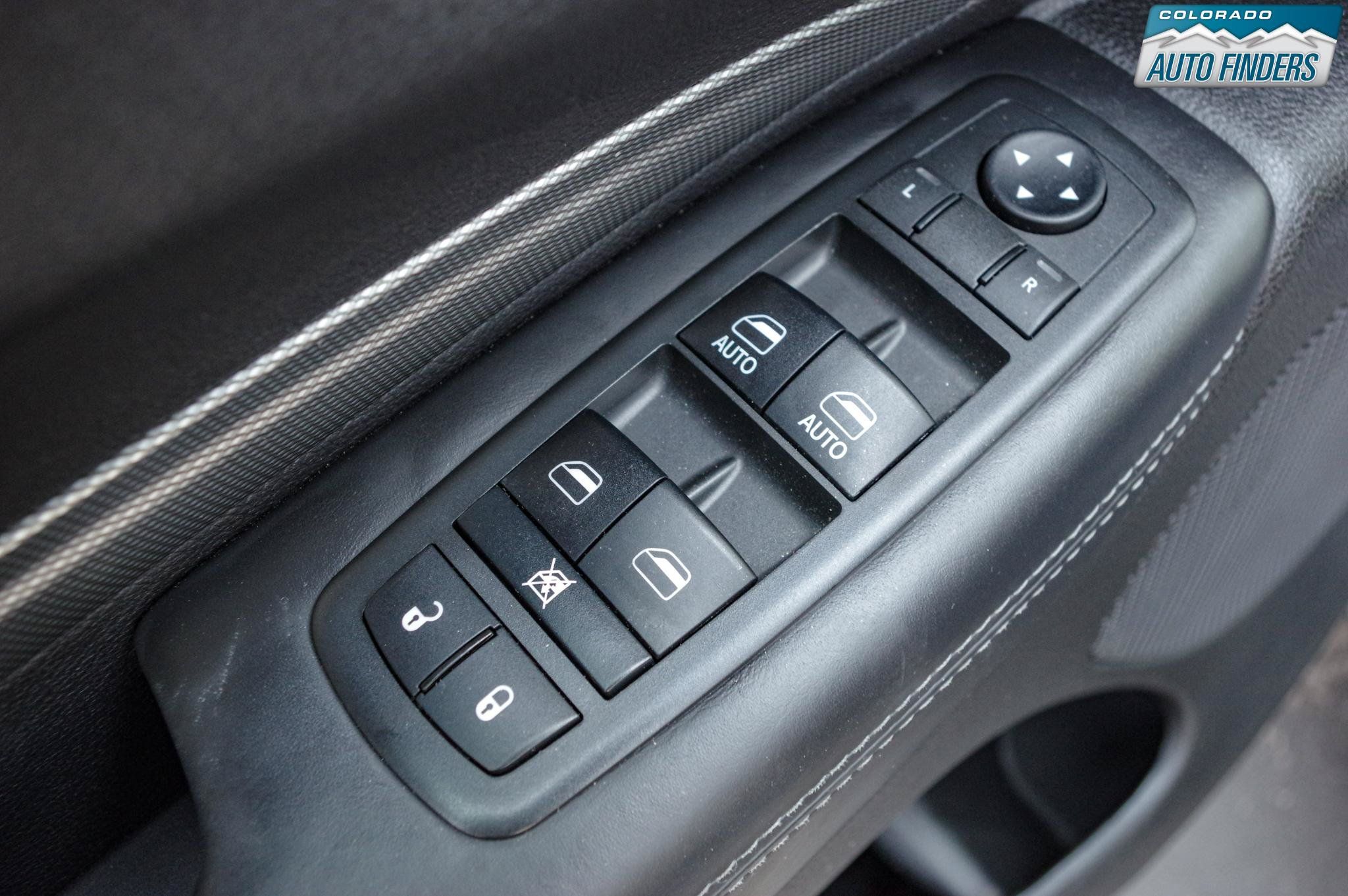 Used 2019 Dodge Durango R/T w/ Technology Group AWD/4WD image 11