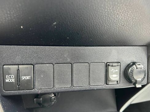 Used 2014 Toyota RAV4 XLE FWD image 22
