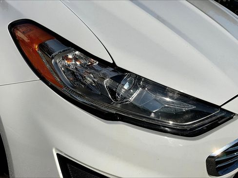 Used 2020 Ford Fusion SE w/ Equipment Group 151A image 27