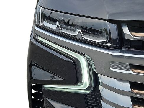 Used 2022 Chevrolet Tahoe High Country w/ Premium Package image 10