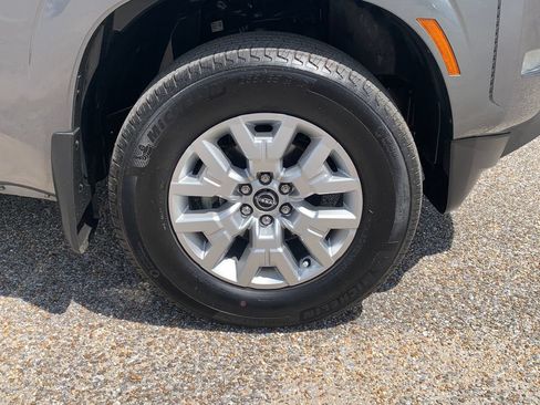 Used 2023 Nissan Frontier SV w/ SV Convenience Package AWD/4WD image 8