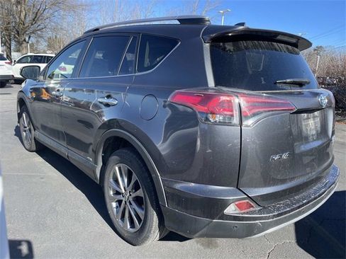 Used 2018 Toyota RAV4 Limited image 2