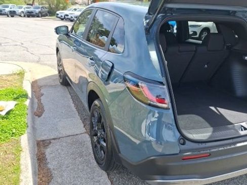Used 2025 Honda HR-V Sport image 9
