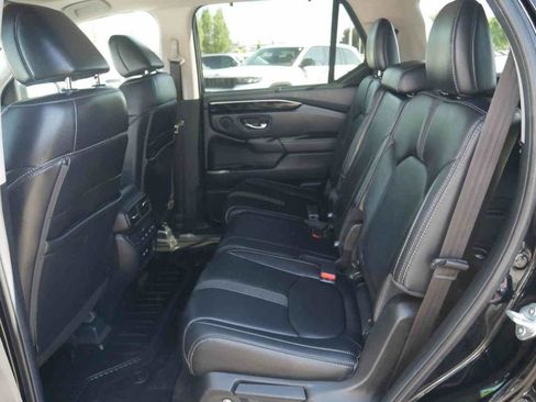 Used 2025 Honda Pilot Touring image 15