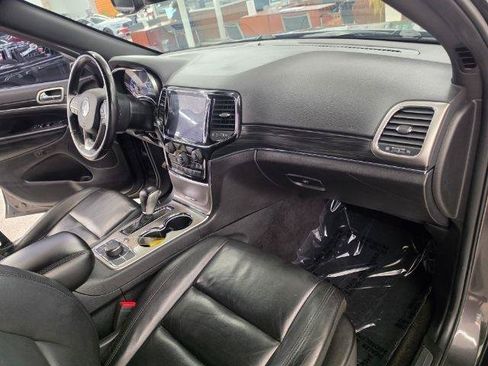 Used 2019 Jeep Grand Cherokee Limited w/ Trailer Tow Group IV AWD/4WD image 8