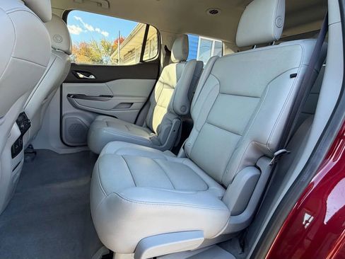 Used 2019 GMC Acadia SLT image 17