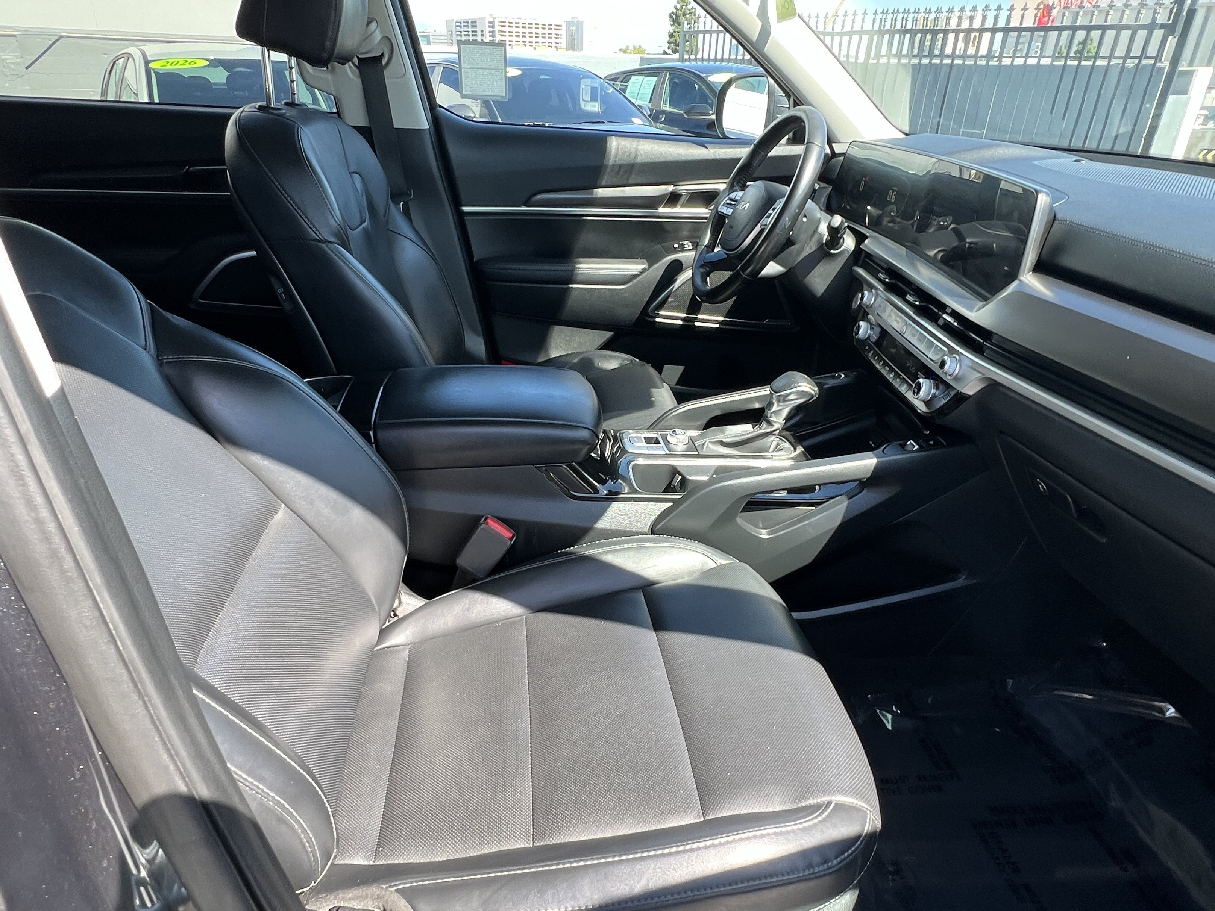 Certified 2023 Kia Telluride S FWD image 16