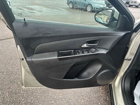 Used 2013 Chevrolet Cruze LT FWD image 14