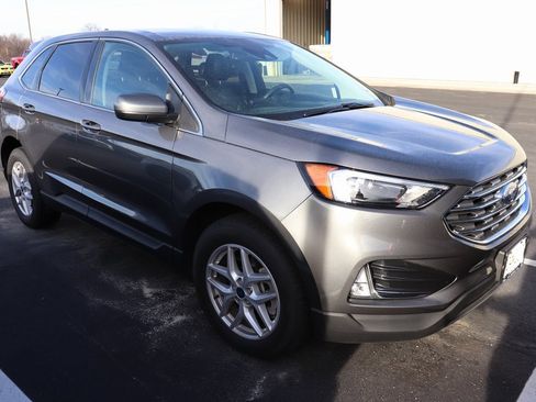 Used 2022 Ford Edge SEL w/ Convenience Package image 2
