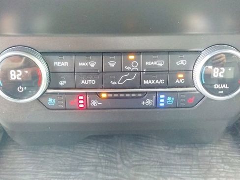 Used 2021 Ford Expedition Limited image 44