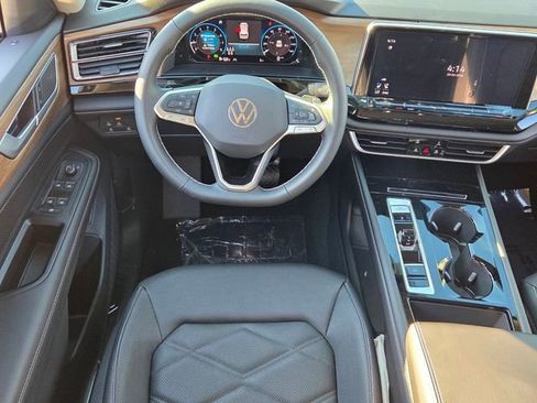 New 2026 Volkswagen Atlas SE image 7