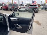 Used 2016 Hyundai Veloster image 6