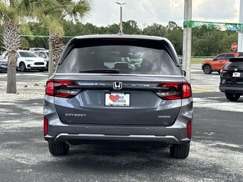 New 2026 Honda Odyssey Touring image 7