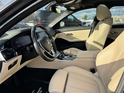 Used 2022 BMW 330i xDrive 330i xDrive w/ Driving Assistance Package image 4