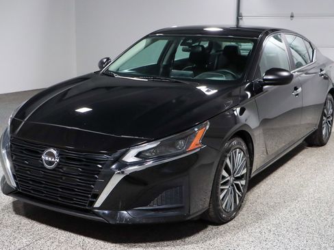 Used 2024 Nissan Altima 2.5 SV image 29