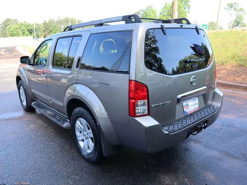 Used 2005 Nissan Pathfinder LE image 4