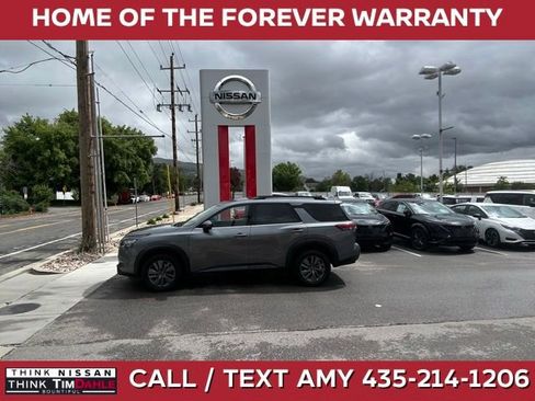 Certified 2024 Nissan Pathfinder SV image 1