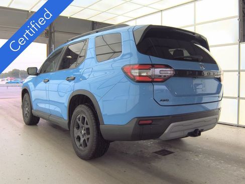 Used 2023 Honda Pilot TrailSport image 5