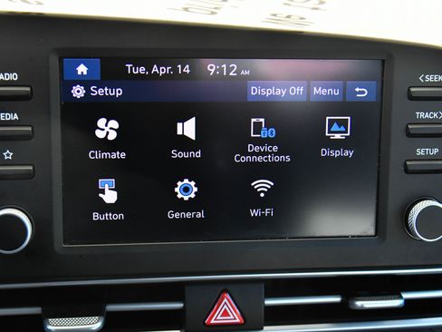 Used 2024 Hyundai Elantra SE FWD image 19