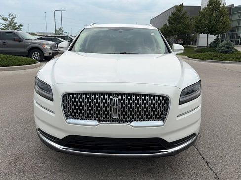 Used 2023 Lincoln Nautilus AWD w/ Premium Package image 2