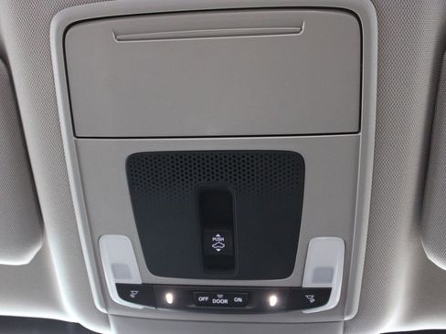 Used 2025 Honda CR-V EX-L image 32