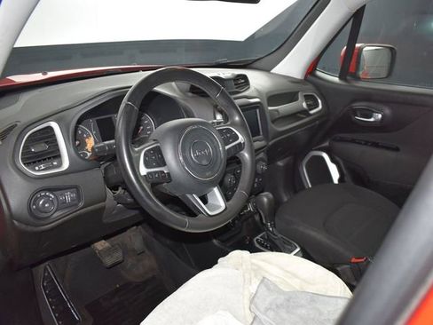 Used 2018 Jeep Renegade Latitude image 12