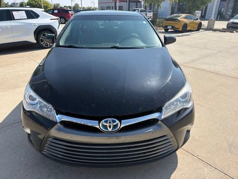 Used 2017 Toyota Camry XLE w/ Moonroof Package FWD image 2