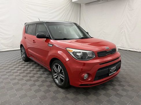 Used 2019 Kia Soul + FWD image 4