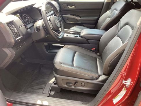 Used 2024 Nissan Pathfinder SL w/ SL Premium Package AWD/4WD image 13