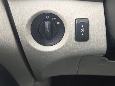 Used 2012 Ford Fiesta SE FWD image 23