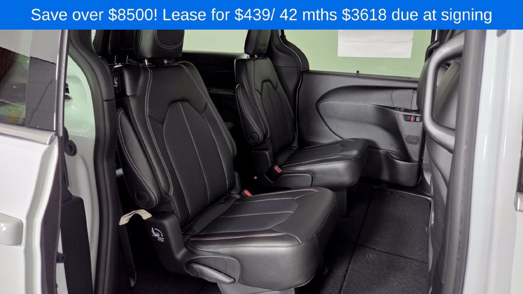 New 2027 Chrysler Pacifica Select AWD/4WD image 29