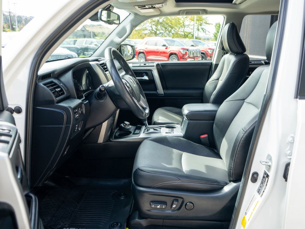 Used 2020 Toyota 4Runner SR5 Premium w/ Moonroof Package AWD/4WD image 11