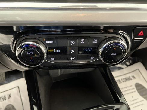 Used 2024 Chevrolet Trax LT w/ Driver Confidence Package FWD image 23