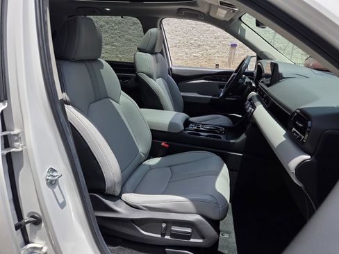 Used 2025 Honda Pilot Touring image 19